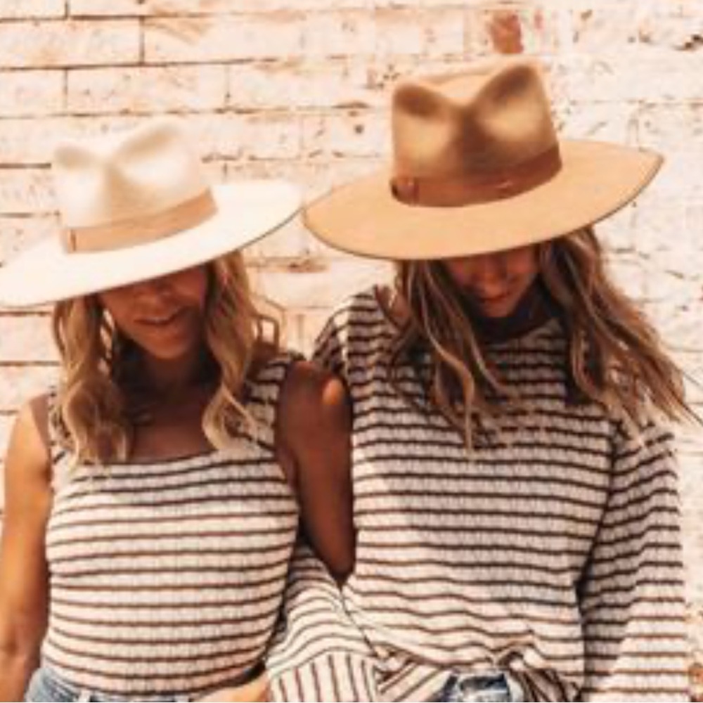 1 LEFT NEW ! Lack of Color light toffee rancher